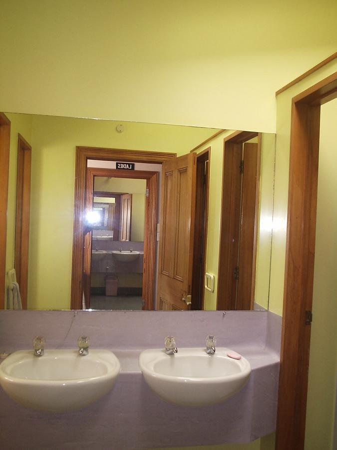 Avon City Backpackers Крайстчърч Екстериор снимка